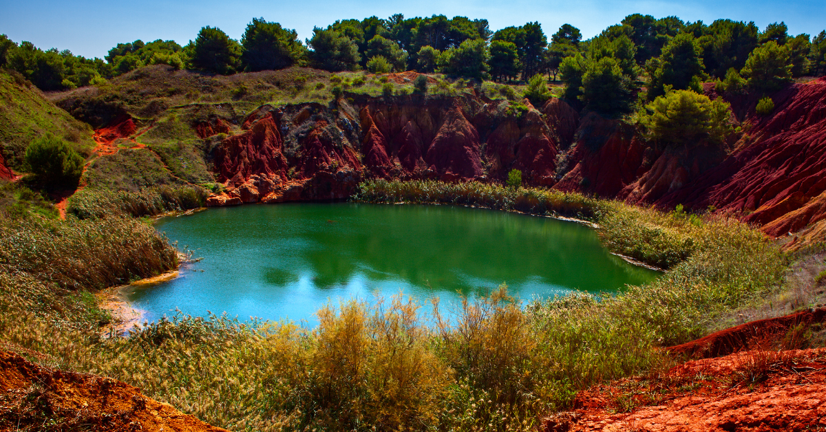 laghetto-cave-di-bauxite-puglia-in-italia